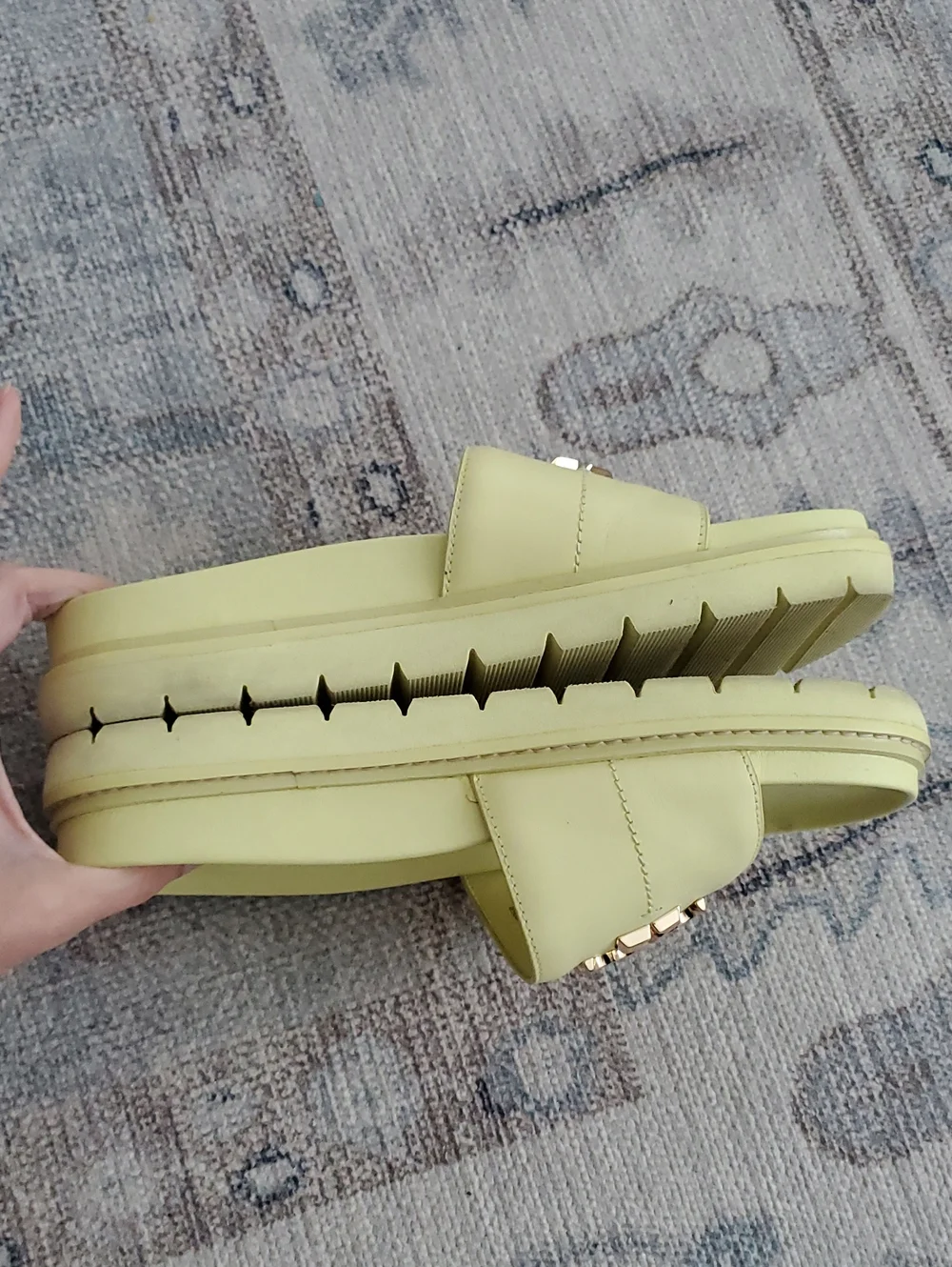 Tory Burch Everly Anatomic Lug Slide Sandals Pale Yellow Slip On Shoes Sz7